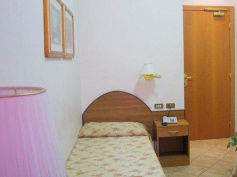 Hotel Resi روما المظهر الخارجي الصورة